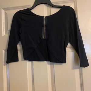 Quarter sleeve crop top
